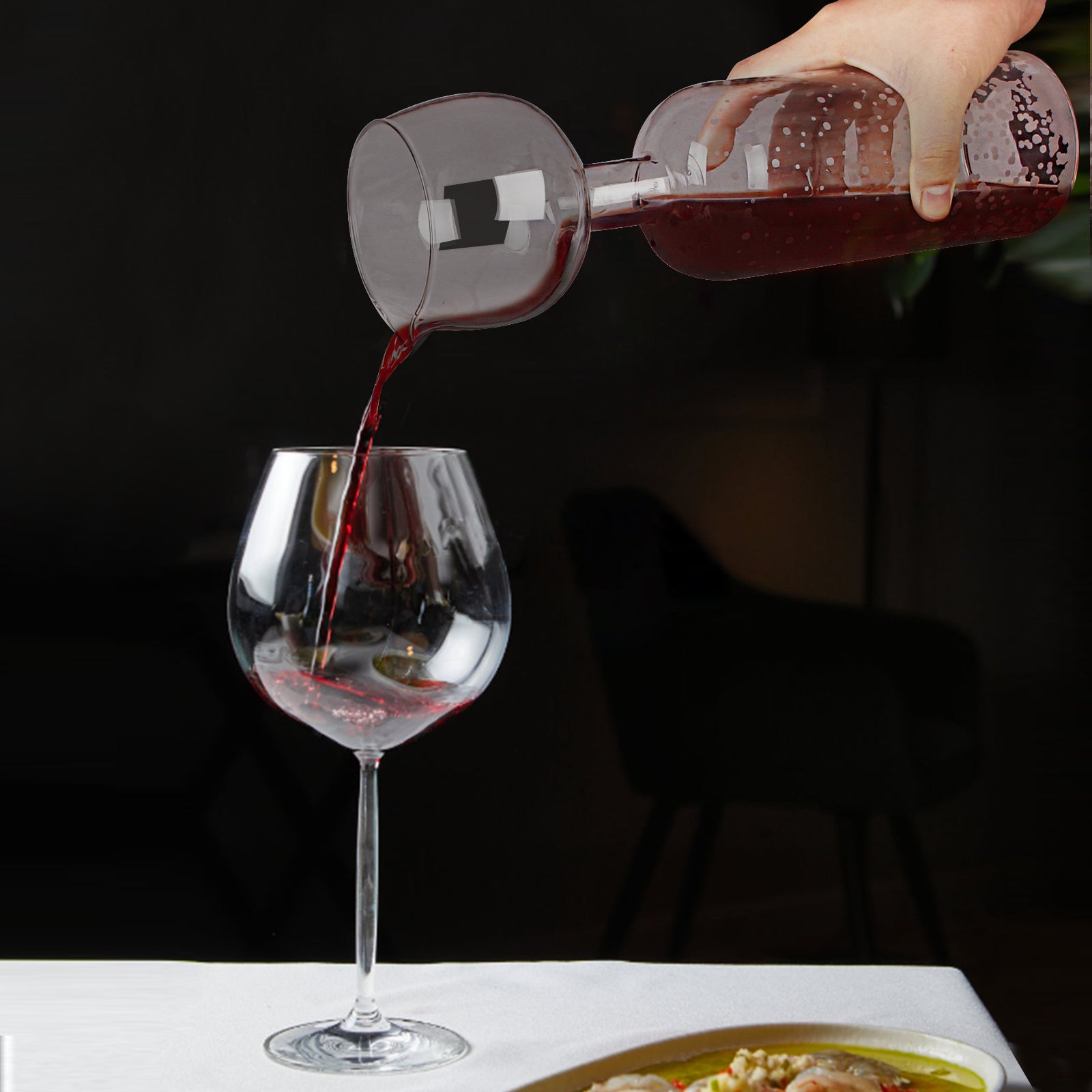 Wine Decanter With Wine Aerator Pourer,Wine Aerator Red Wine Carafe,670mL 100% Hand Blown Lead-free Crystal Glass and Decanter Spout